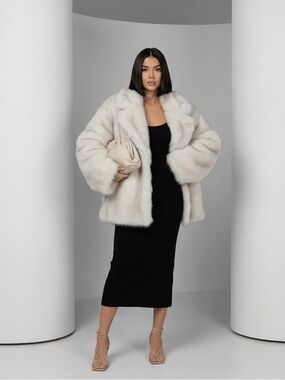 LARA Elara Oversized Faux-Fur Coat in Frosted White